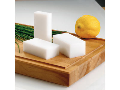 Polydkloss 9,5 x 5 x 4 cm.